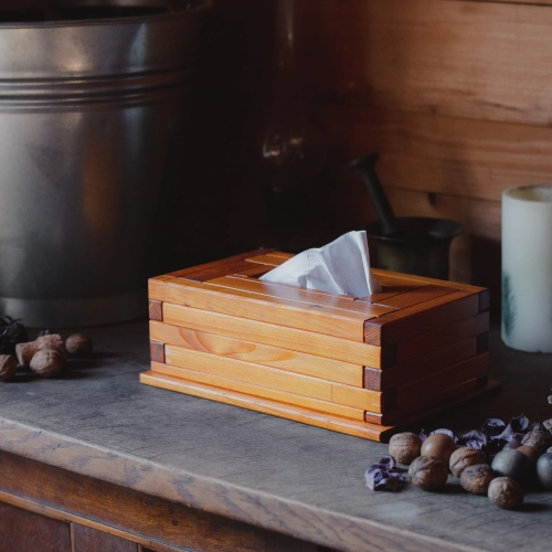 Drewniany chustecznik  Drewniany chustecznik – funkcjonalność i elegancja