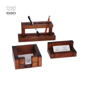 Zestaw na biurko, wizytownik, przybornik, stojak na długopisy. 