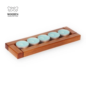 Drewniana tacka na 5 świeczek typu "tealight". 
