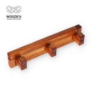 Drewniany wieszak łazienkowy, potrójny. 