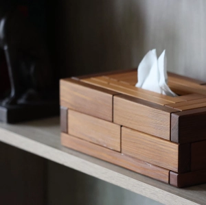 Drewniany chustecznik – funkcjonalność i elegancja