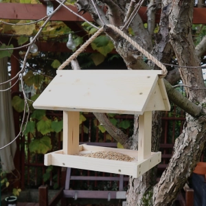 Drewniany karmnik dla ptaków Gotowy