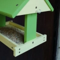 Drewniany karmnik do samodzielnego montażu, żółto-zielony
