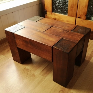 Ławka w litego drewna 50x30x30 cm. Ciemna